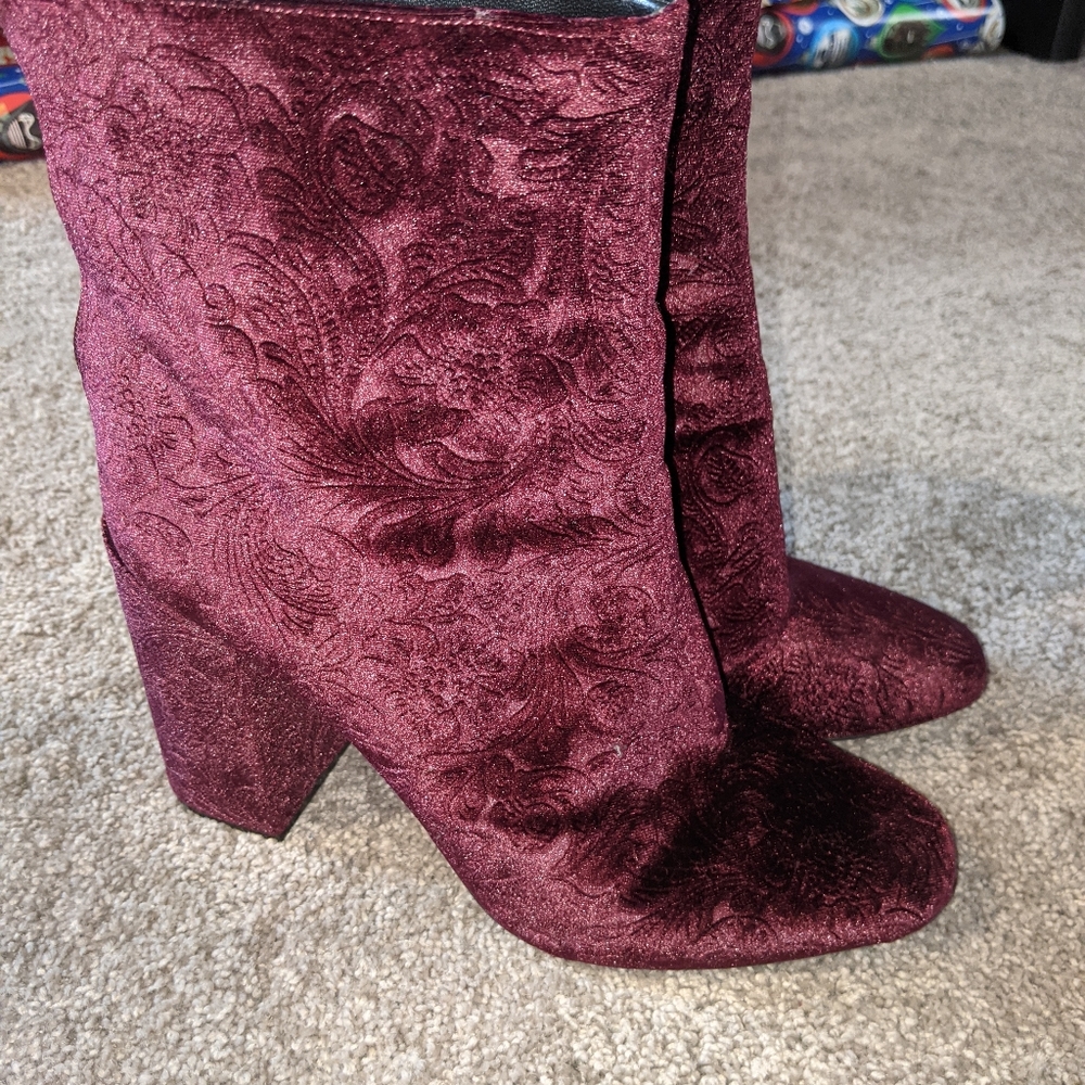 Velvet boots - size 9
